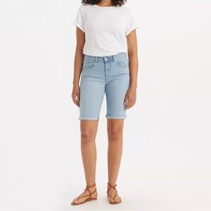 Levi’s Bermuda Shorts Light Wash Size 27